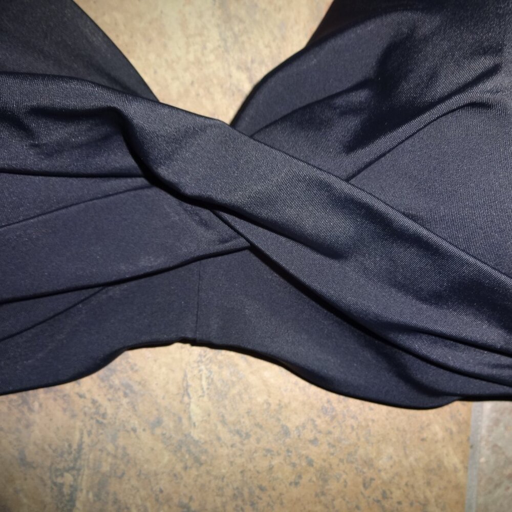Lands End Women UPF 50 Underwire Twist Bikini Top Black 14 $42 Chlorine resistan - Picture 2 of 10
